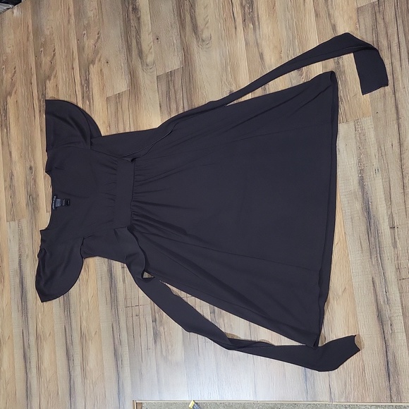 KENNETH COLE NEW YORK Brown V-Neck Built in Tie Waist Flutter Sleeve Dress - Picture 3 of 10